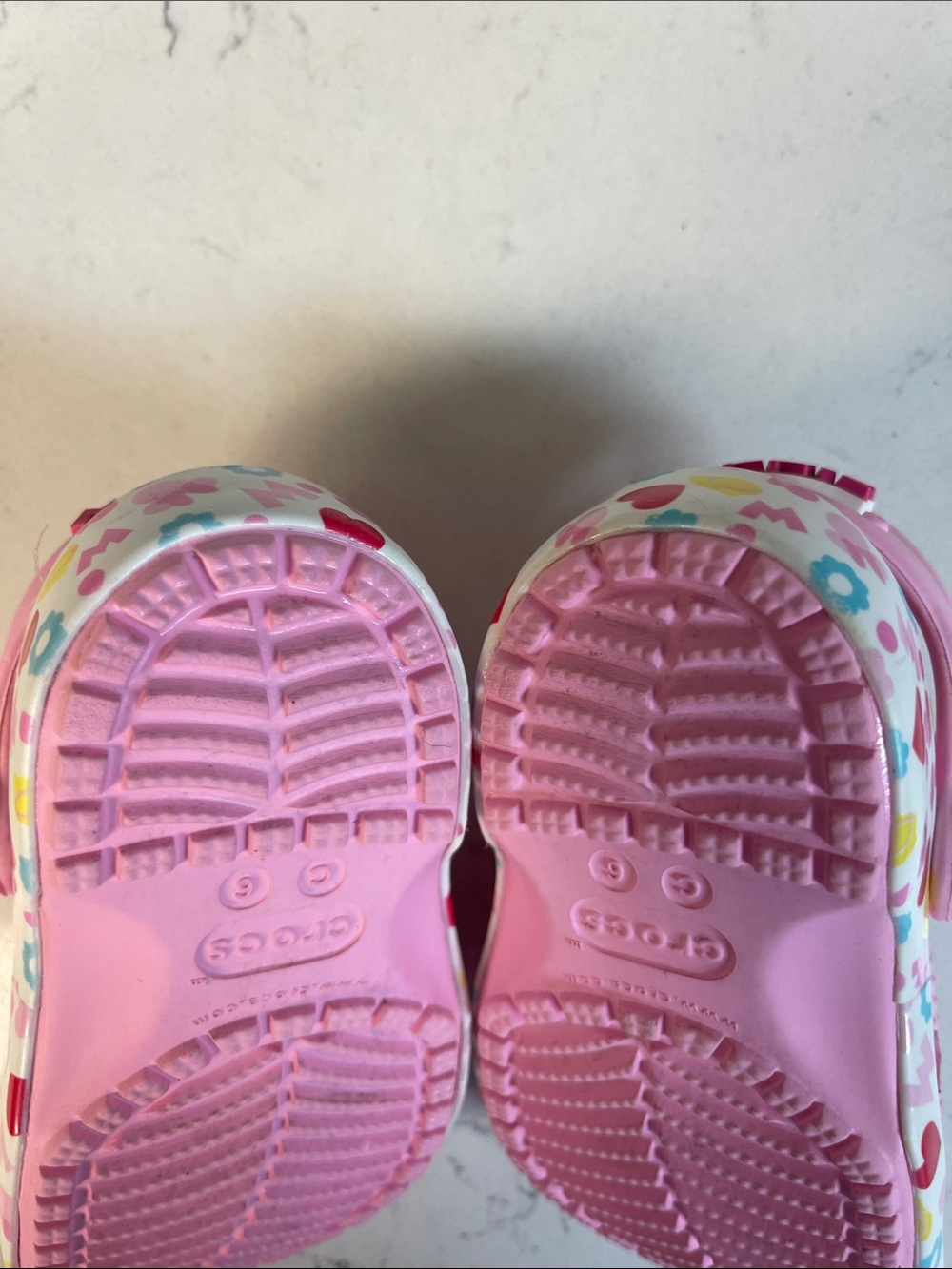 Crocs Kids' x Disney Minnie Mouse Classic Clogs Size 6 Style # 210894 - Picture 11 of 17